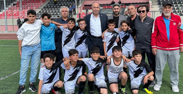 Başkan Arslan, Belediyespor’un U11 maçını izledi