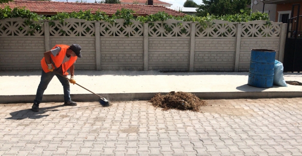 Sokak temizlikleri devam ediyor