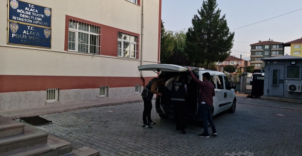 Silahlı saldırgan saklandığı evde yakalandı