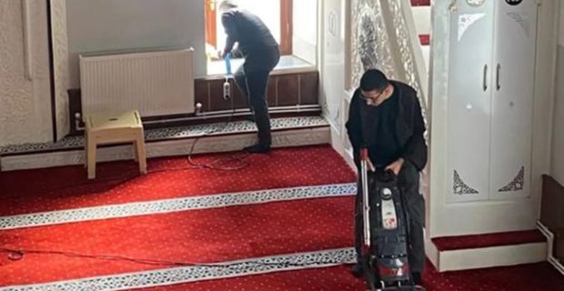 Ülkü Ocakları Alaca'da cami temizliği yaptı 