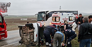 Kontrolden çıkan otomobil şarampole devrildi: 5 yaralı