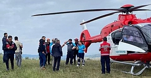 Alaca'da ormanlık alanda kaybolan yaşlı kadın helikopterle kurtarıldı 