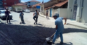 Asfalt yama çalışmaları devam ediyor