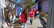 Yardım kolileri kapı kapı gezilerek ihtiyaç sahibi ailelere ulaştırıldı